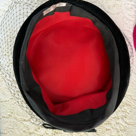 Vintage Elegant Black Veiled Hat Union Made in the USA - Picture 4 of 12